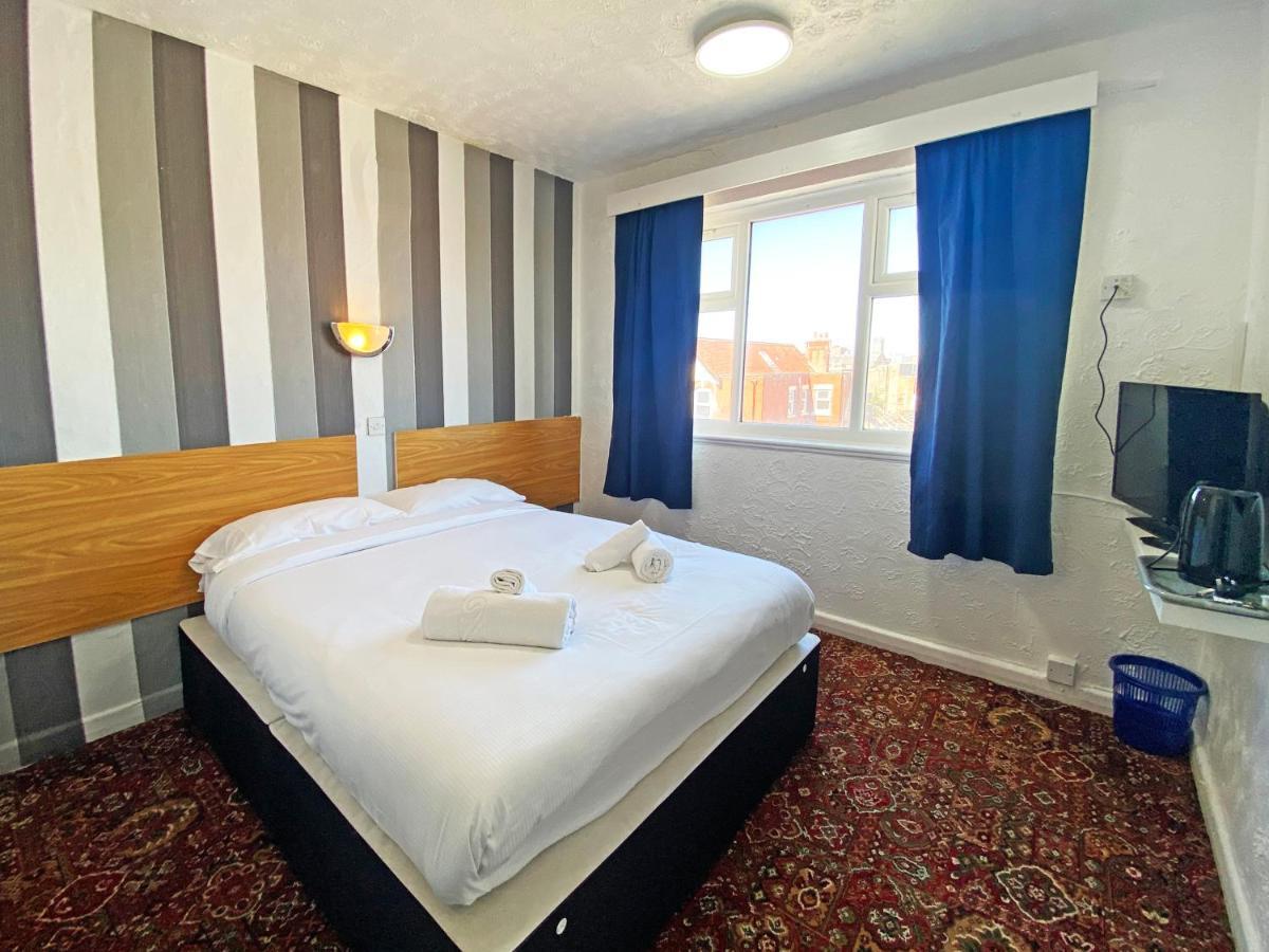 The J & S Hotel Blackpool Extérieur photo